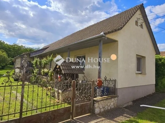 Eladó ház Geresdlak 106 nm