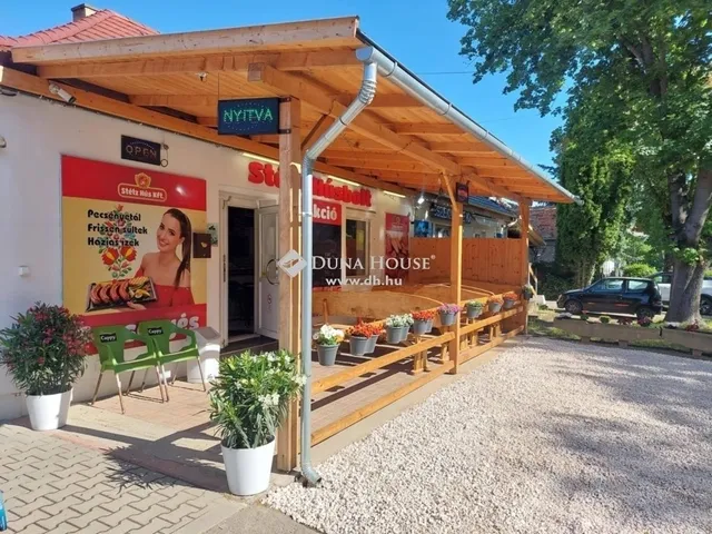 Eladó kereskedelmi és ipari ingatlan Pécs, Kertváros 106 nm