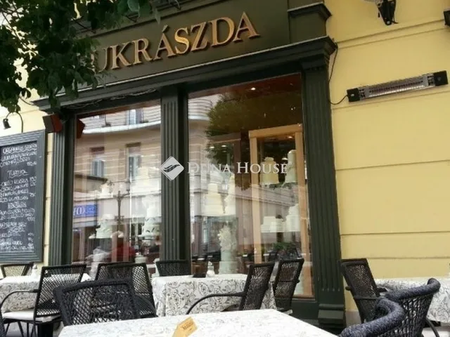 Eladó kereskedelmi és ipari ingatlan Győr 1136 nm