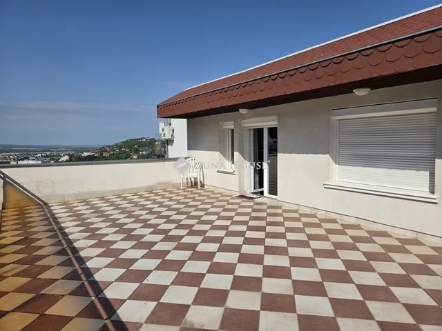 Eladó lakás Pécs, Mecsekoldal 111 nm