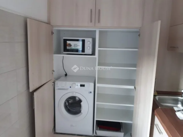 Eladó lakás Pécs, Egyetemváros 64 nm