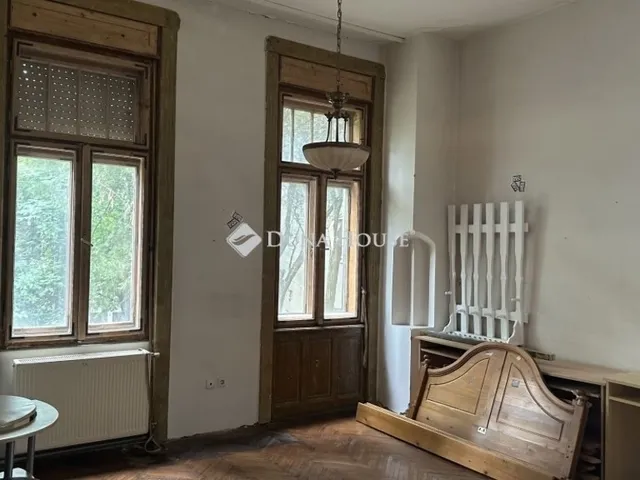 Eladó ház Pécs 265 nm