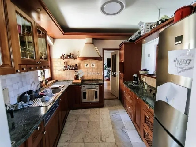 Eladó ház Pécs 240 nm