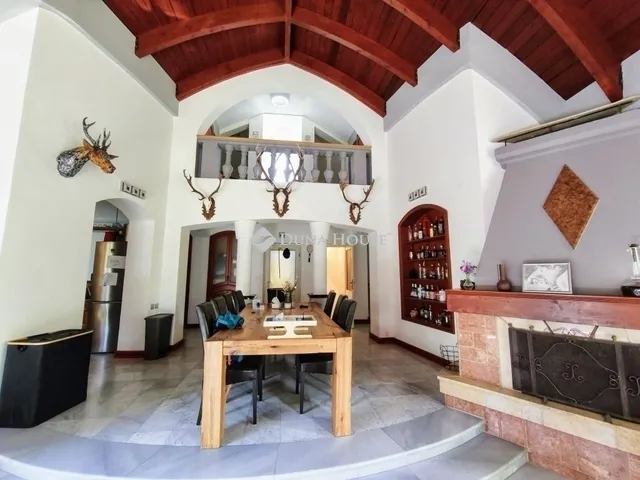 Eladó ház Pécs 240 nm