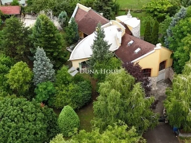 Eladó ház Pécs 240 nm