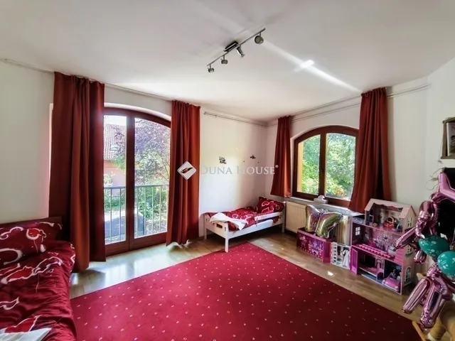 Eladó ház Pécs 240 nm