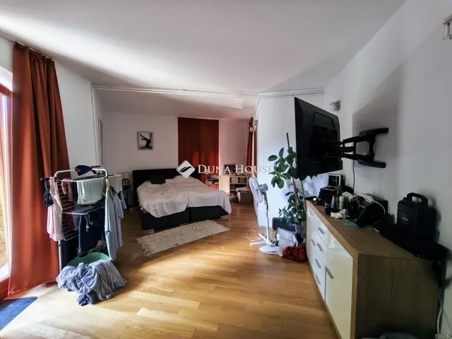 Eladó ház Pécs 240 nm