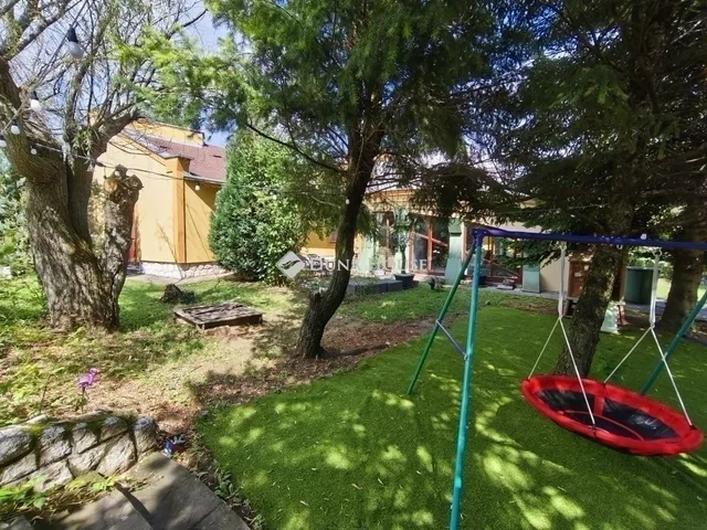 Eladó ház Pécs 240 nm