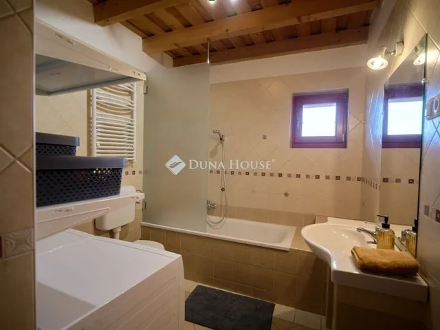 Eladó ház Nagykozár 160 nm