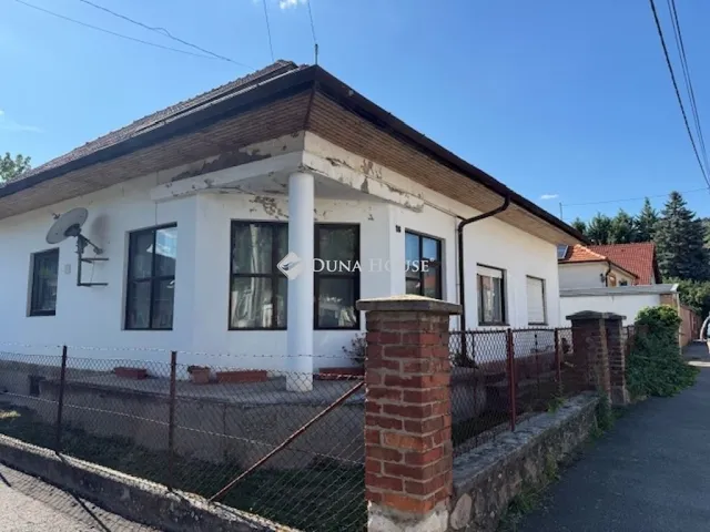 Eladó ház Pécs, Egyetemváros 265 nm