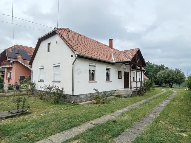 Eladó ház Bonyhád 150 nm