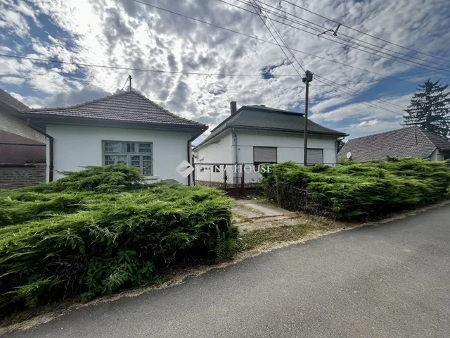 Eladó ház Teklafalu 76 nm