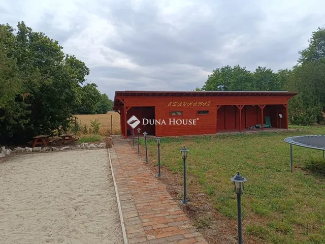 Eladó ház Apostag 550 nm