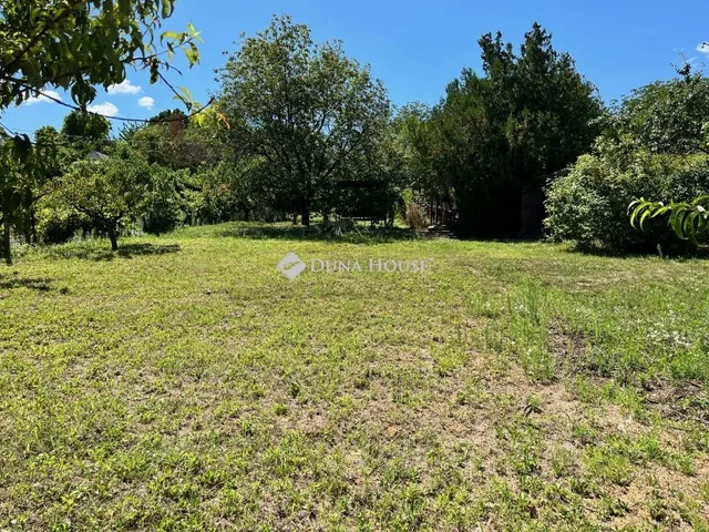 Eladó telek Pécs 887 nm