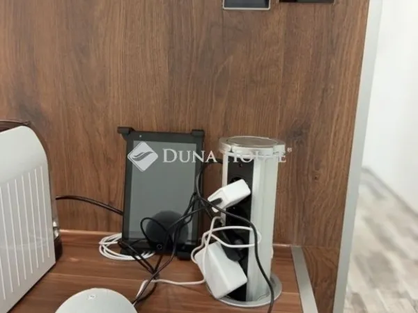 Eladó lakás Komló 56 nm