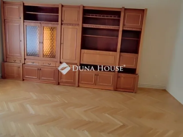 Kiadó lakás Pécs, Belváros 120 nm