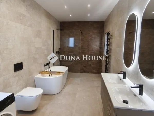 Eladó lakás Pécs 129 nm