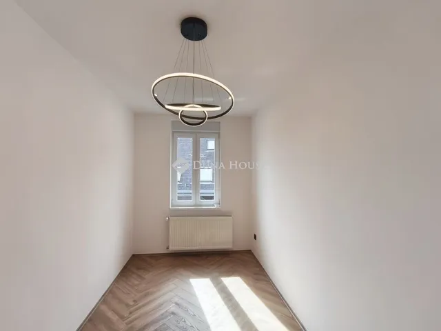 Eladó lakás Pécs 129 nm