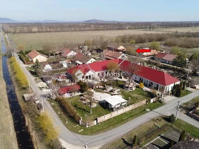 Eladó üdülő és hétvégi ház Balatonfenyves 92 nm