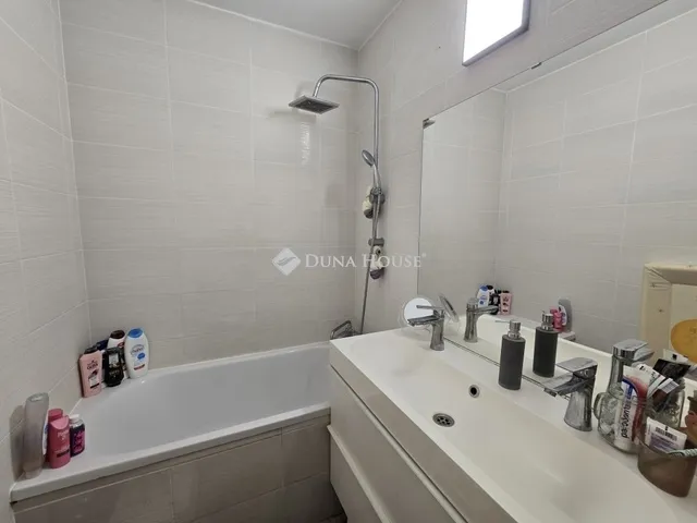 Eladó lakás Pécs 68 nm