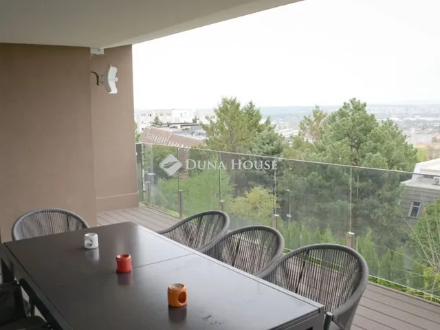 Kiadó kereskedelmi és ipari ingatlan Pécs, Mecsekoldal 100 nm