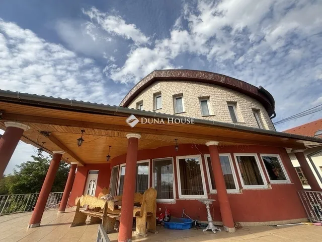 Eladó ház Pécs 376 nm