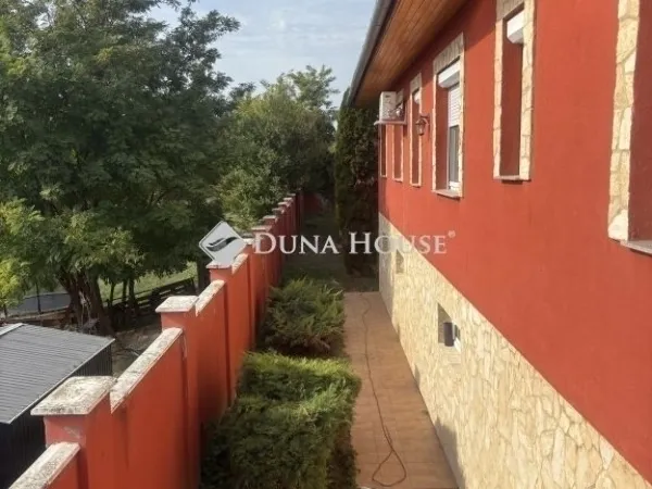 Eladó ház Pécs 376 nm