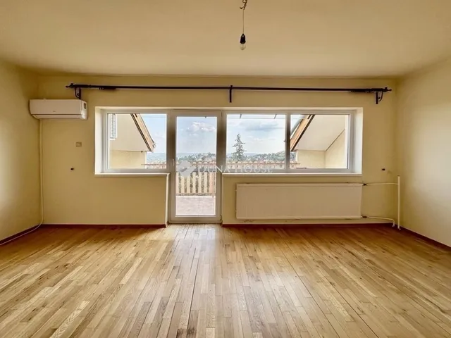 Eladó ház Pécs 200 nm