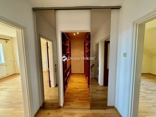 Eladó ház Pécs 200 nm