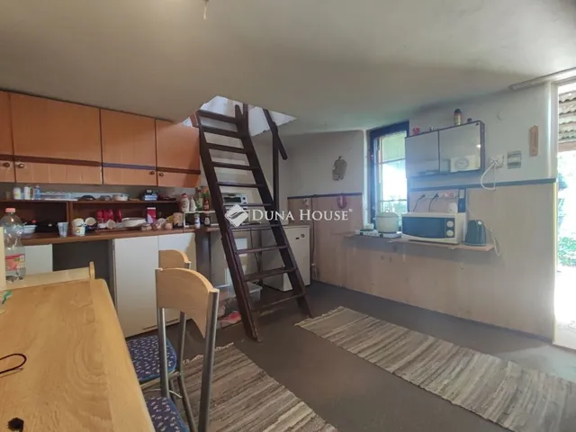 Eladó telek Pécs 852 nm