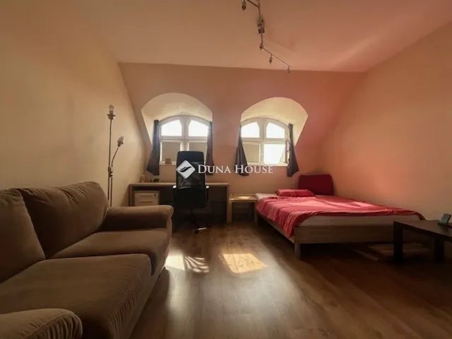 Eladó lakás Pécs 102 nm