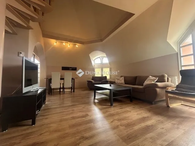 Eladó lakás Pécs 102 nm