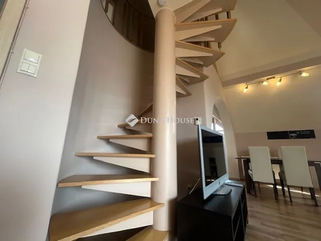 Eladó lakás Pécs 102 nm