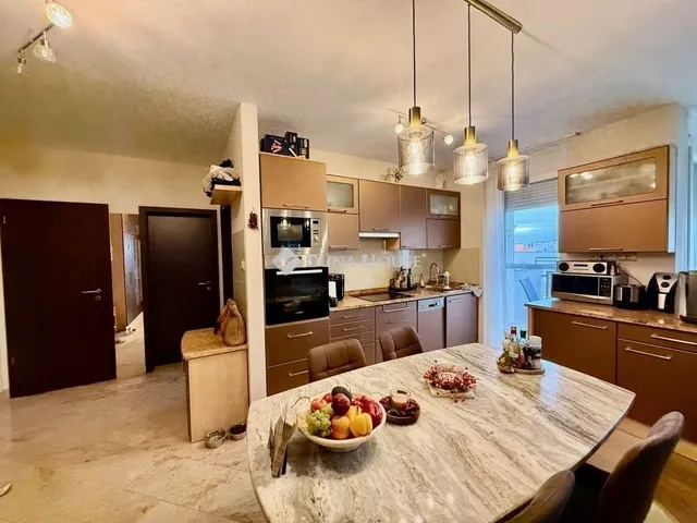 Eladó lakás Pécs 72 nm