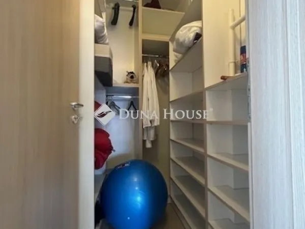 Eladó lakás Pécs, Belváros 102 nm