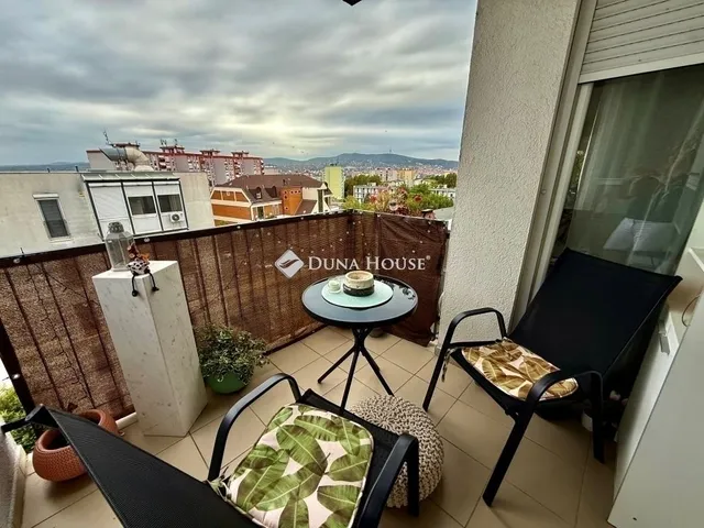 Eladó lakás Pécs, Kertváros 72 nm