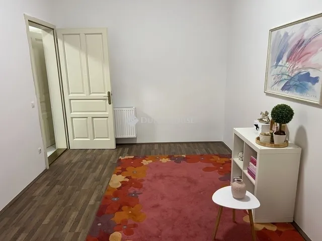 Eladó lakás Pécs 104 nm