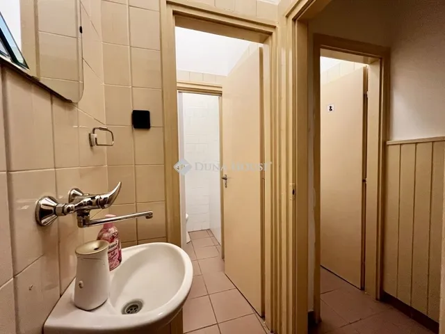 Eladó kereskedelmi és ipari ingatlan Barcs 63 nm