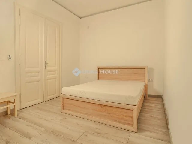 Eladó lakás Pécs 138 nm