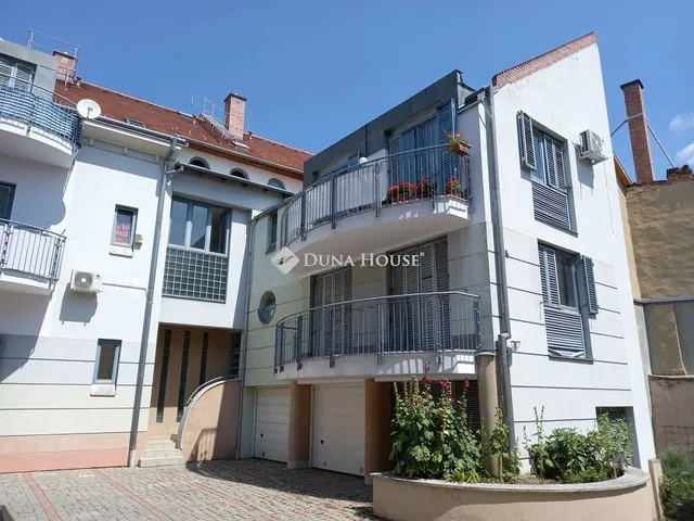 Kiadó lakás Pécs, Belváros 52 nm