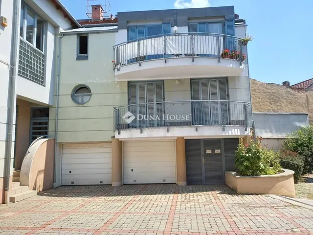 Kiadó lakás Pécs, Belváros 52 nm