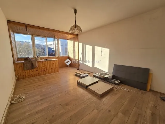 Eladó lakás Pécs, Uránváros 27 nm