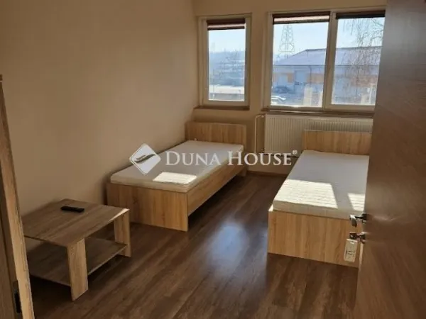 Kiadó kereskedelmi és ipari ingatlan Pécs 30 nm