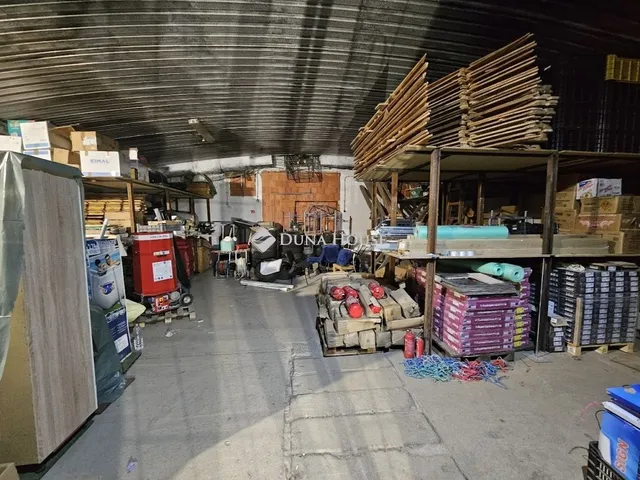 Eladó kereskedelmi és ipari ingatlan Pécs 1500 nm
