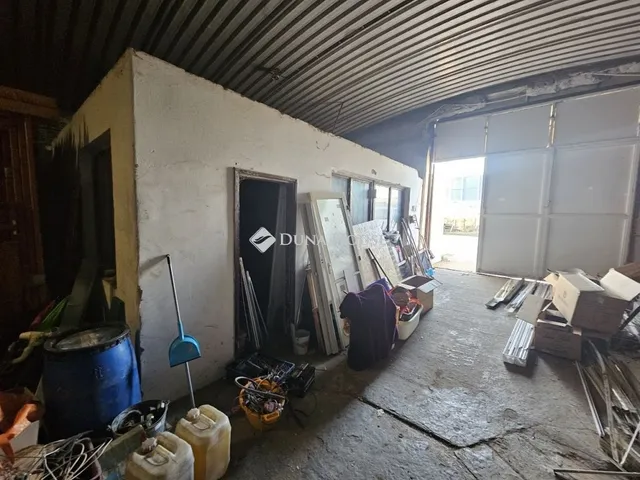 Eladó kereskedelmi és ipari ingatlan Pécs 1500 nm