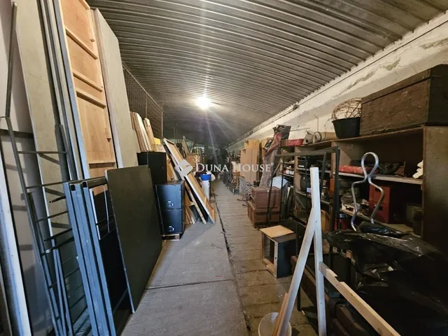Eladó kereskedelmi és ipari ingatlan Pécs 1500 nm