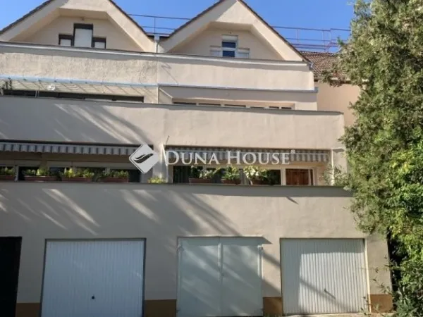 Eladó garázs Pécs 20 nm