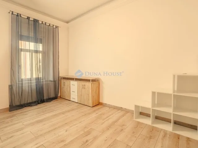 Eladó lakás Pécs 138 nm