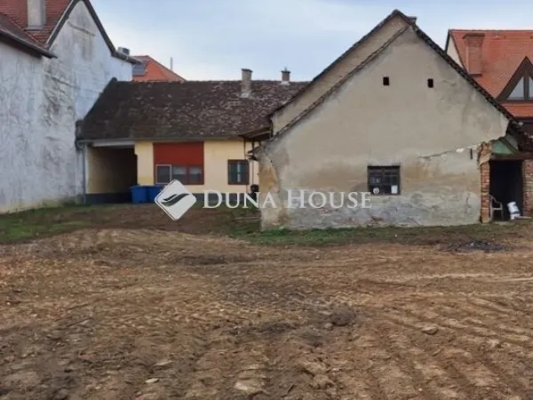 Eladó ház Villány 220 nm