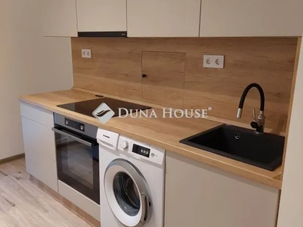 Kiadó lakás Pécs, Uránváros 52 nm